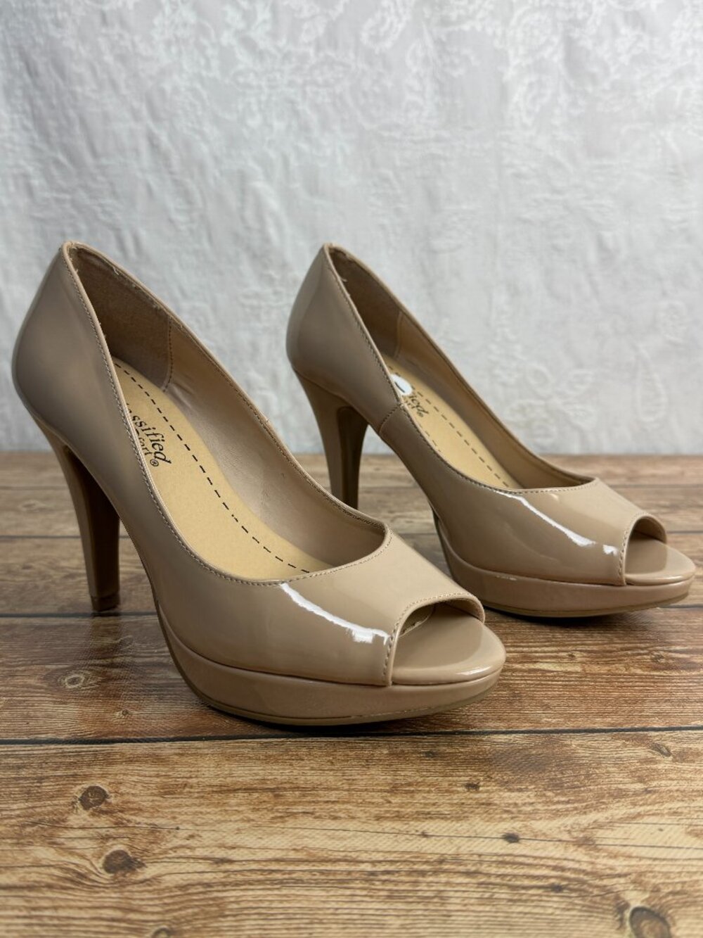 City Classified Women’s 7 Nude Beige Patent Peep Toe Pumps Platform High Heels